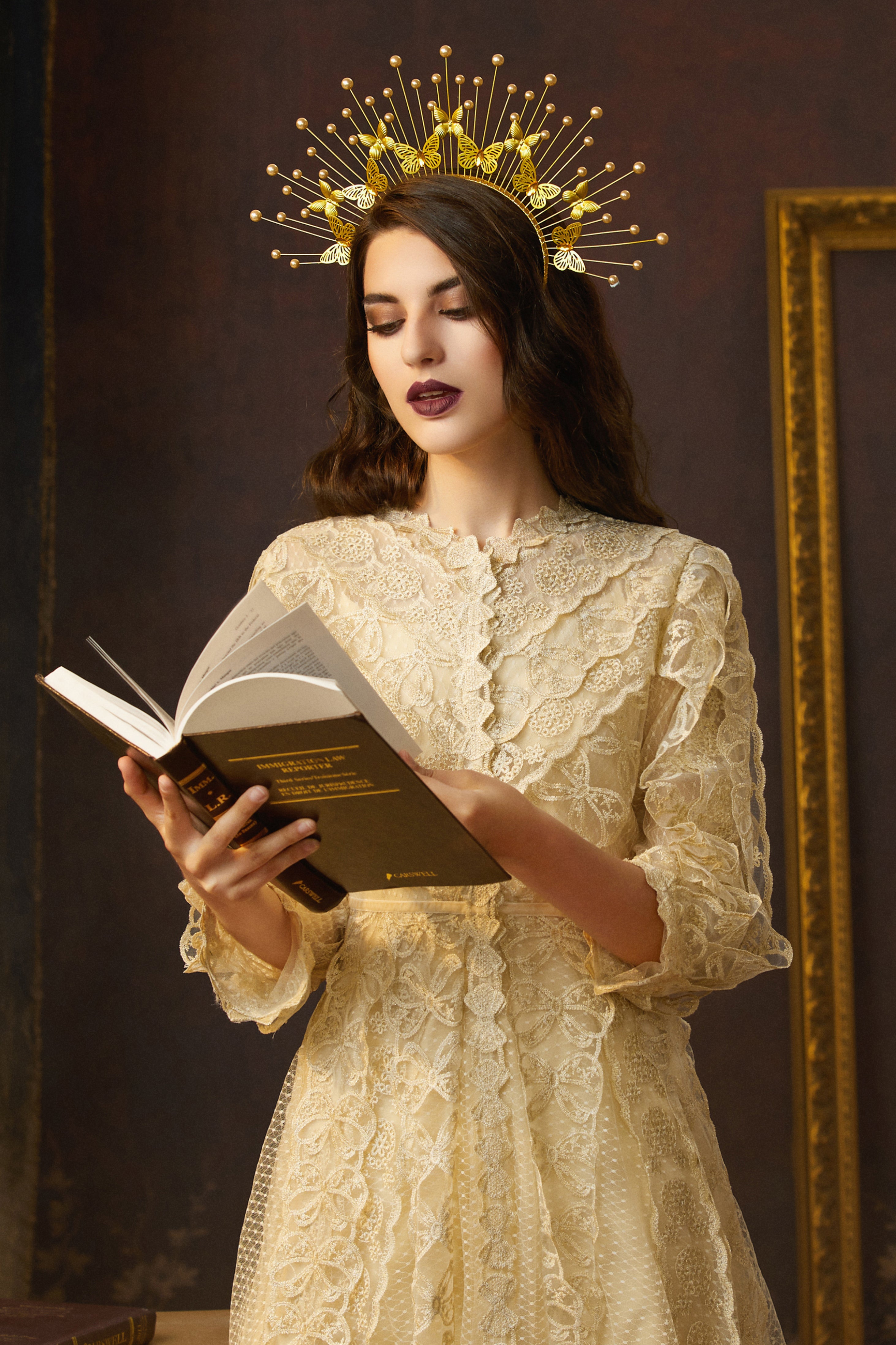 Butterfly Pearl Mary Halo Crown | Gold | 4