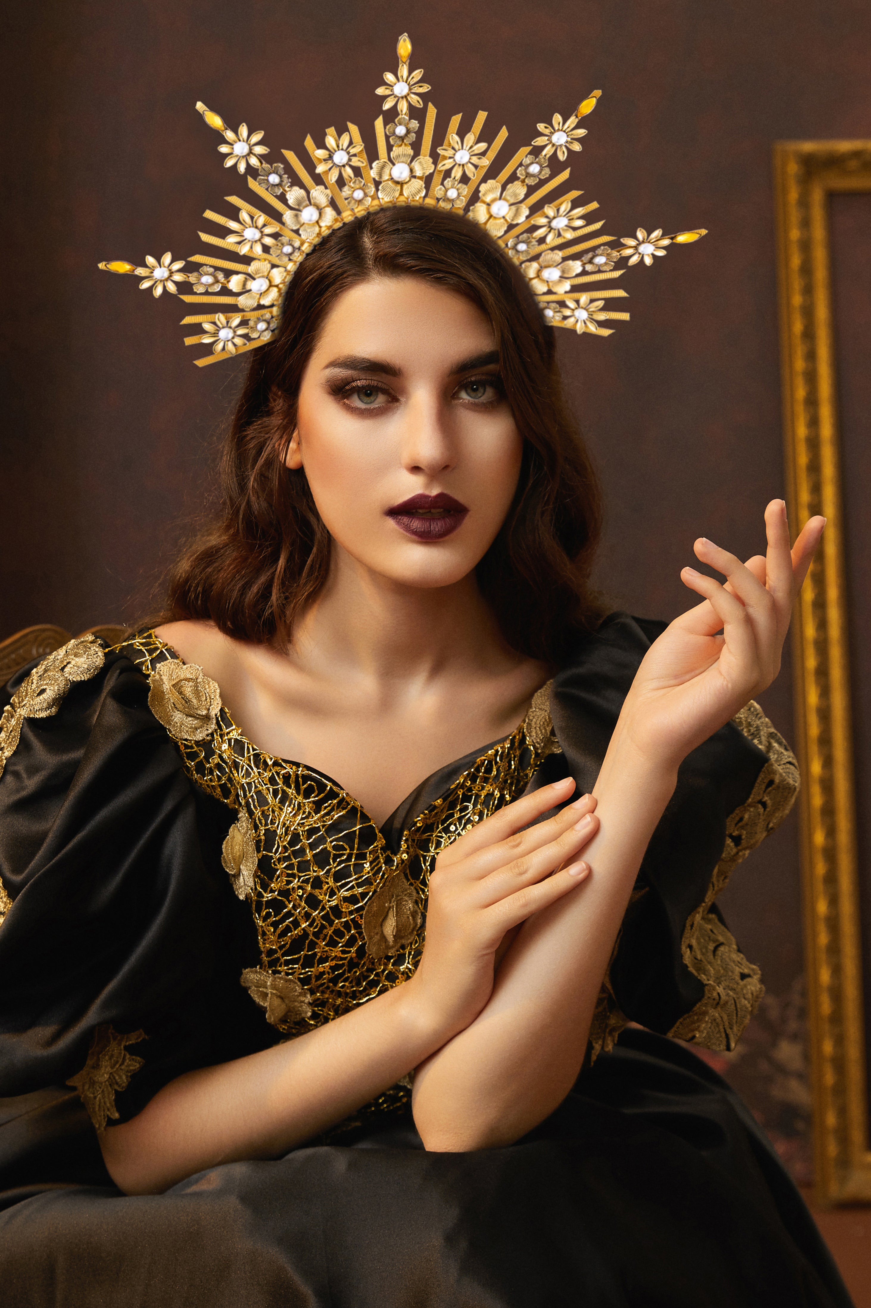 Floral Sunburst Mary Halo Crown | Gold | 3