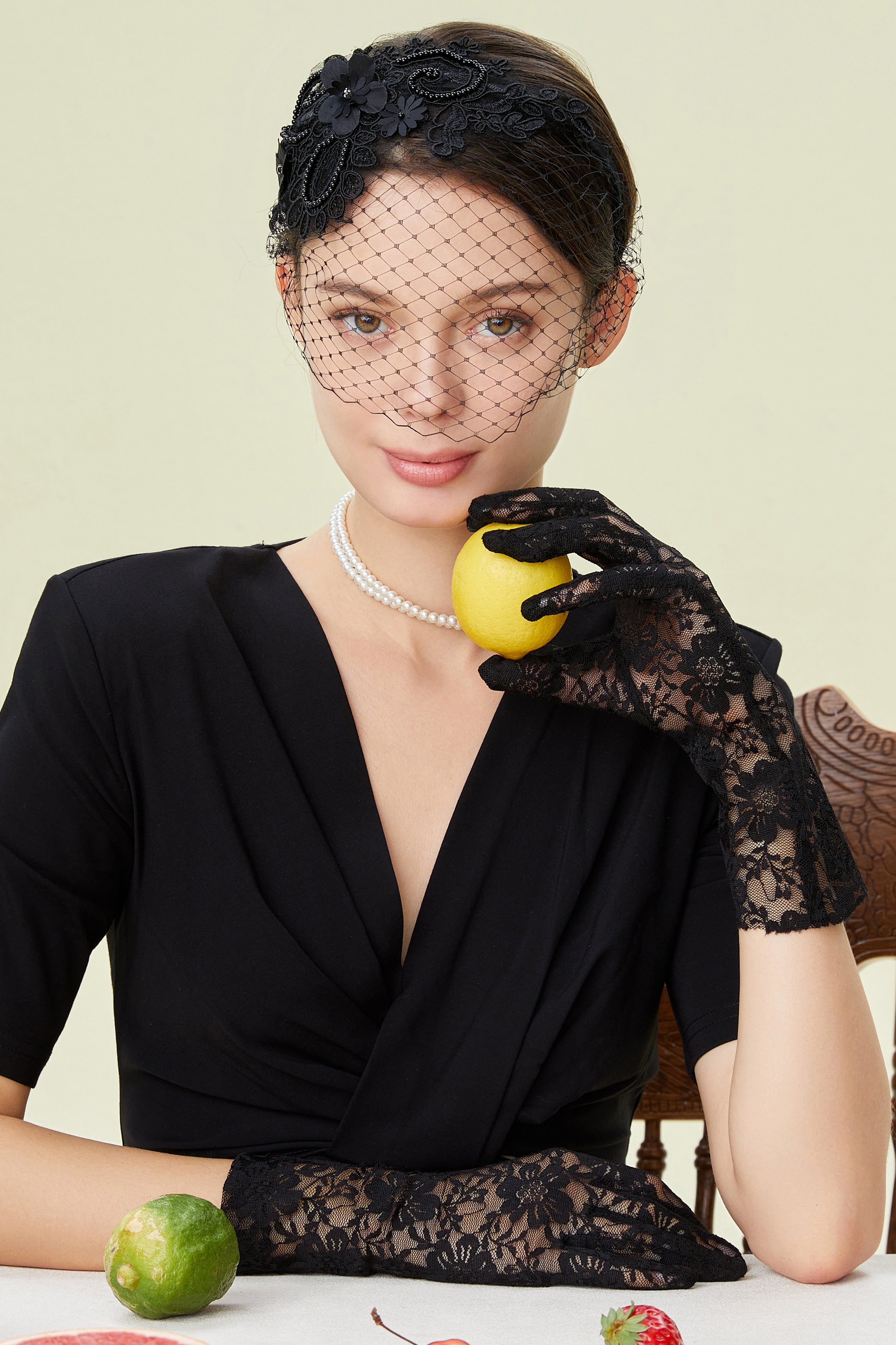 Vintage Veil Lace Cocktail Fascinator | black | 3